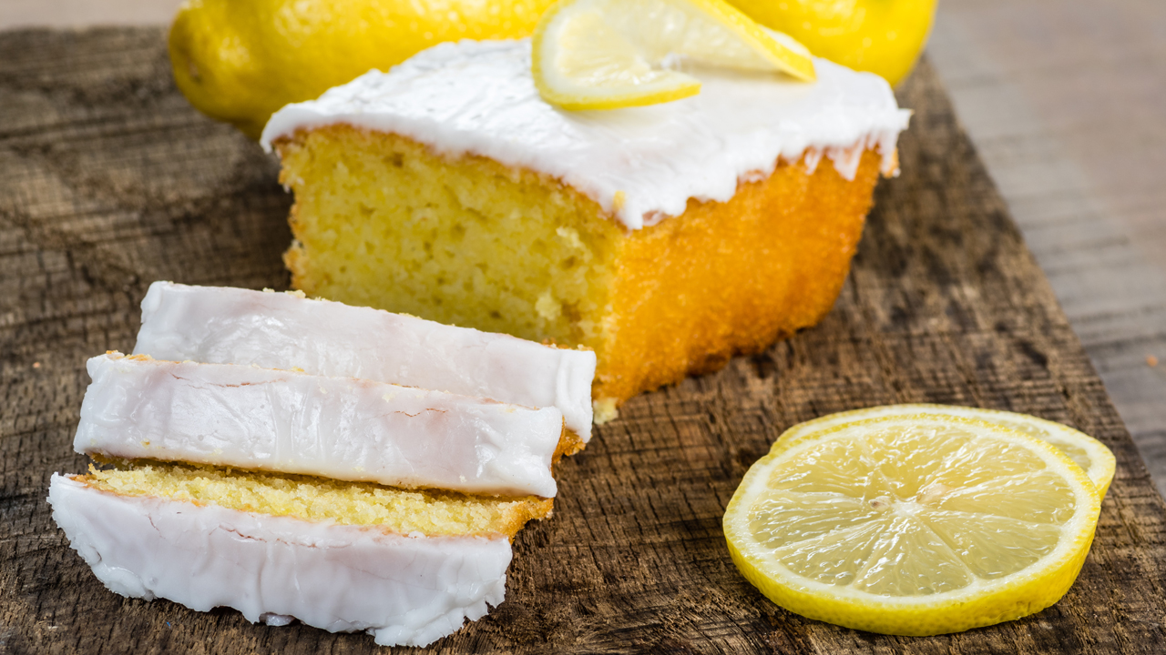 Lemon curd and cream sponge cake