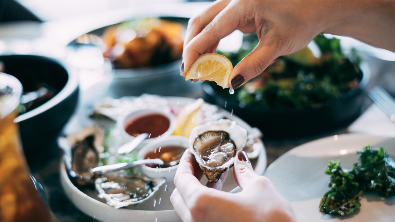 How to eat oysters like a pro