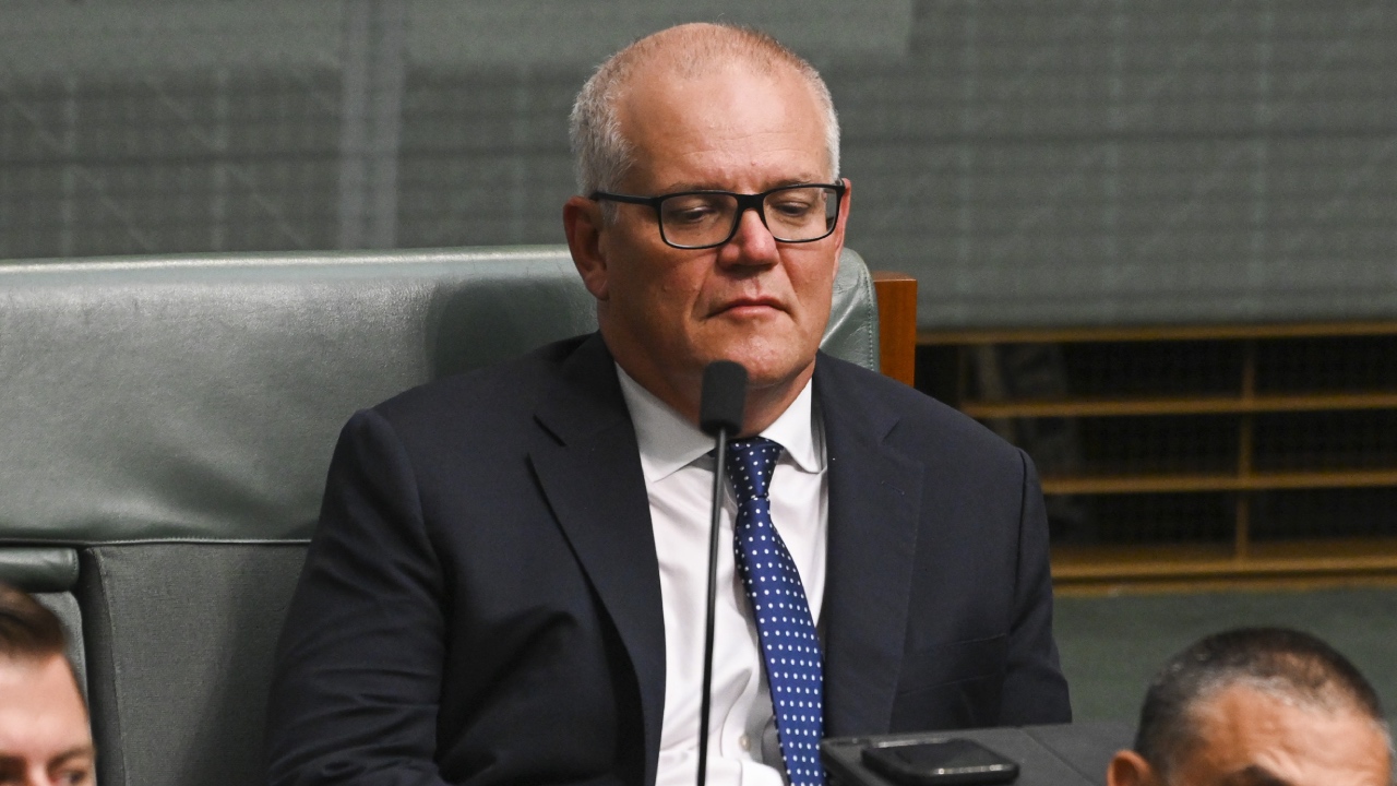 Modern prime ministers have typically left parliament soon after defeat. So why doesn’t Scott Morrison?