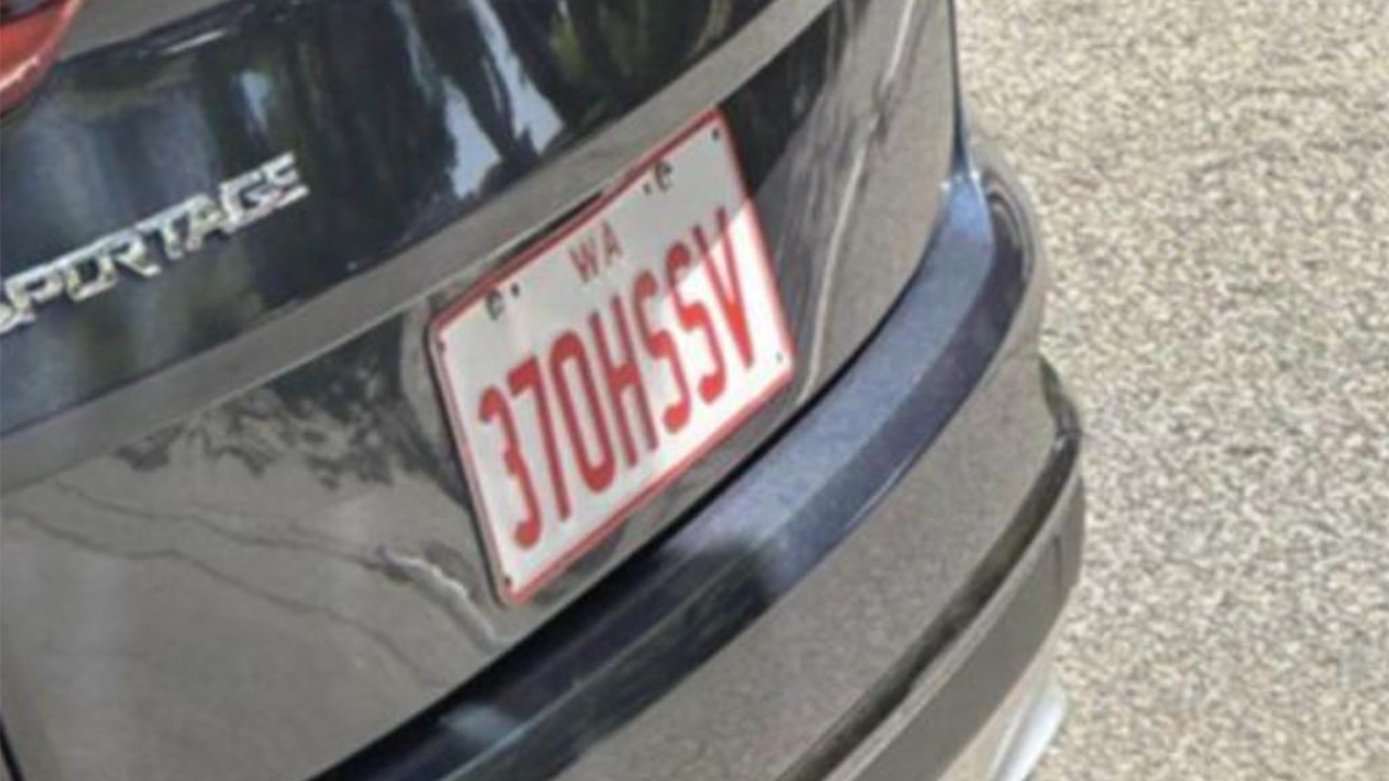 "Hilarious" number plate somehow slips past the censors