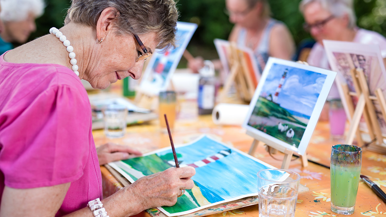 5 reasons art therapy is great for your mental health as you age