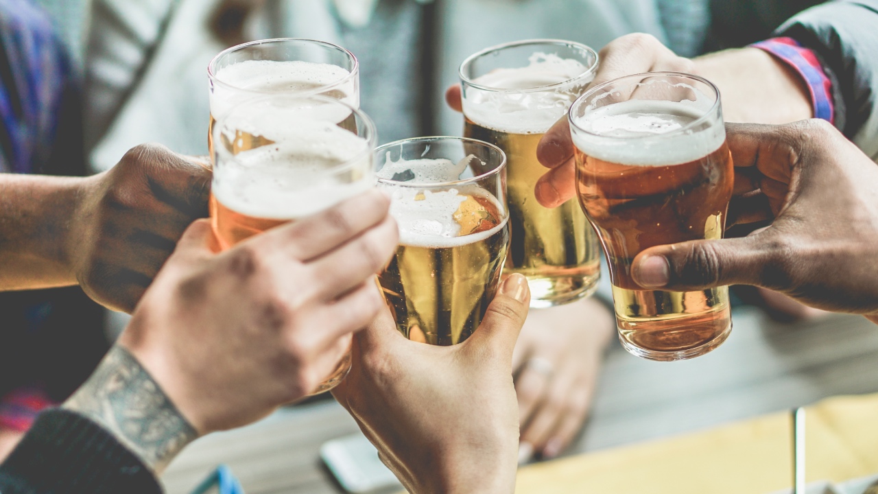 Why a cold beer is best – chemically speaking