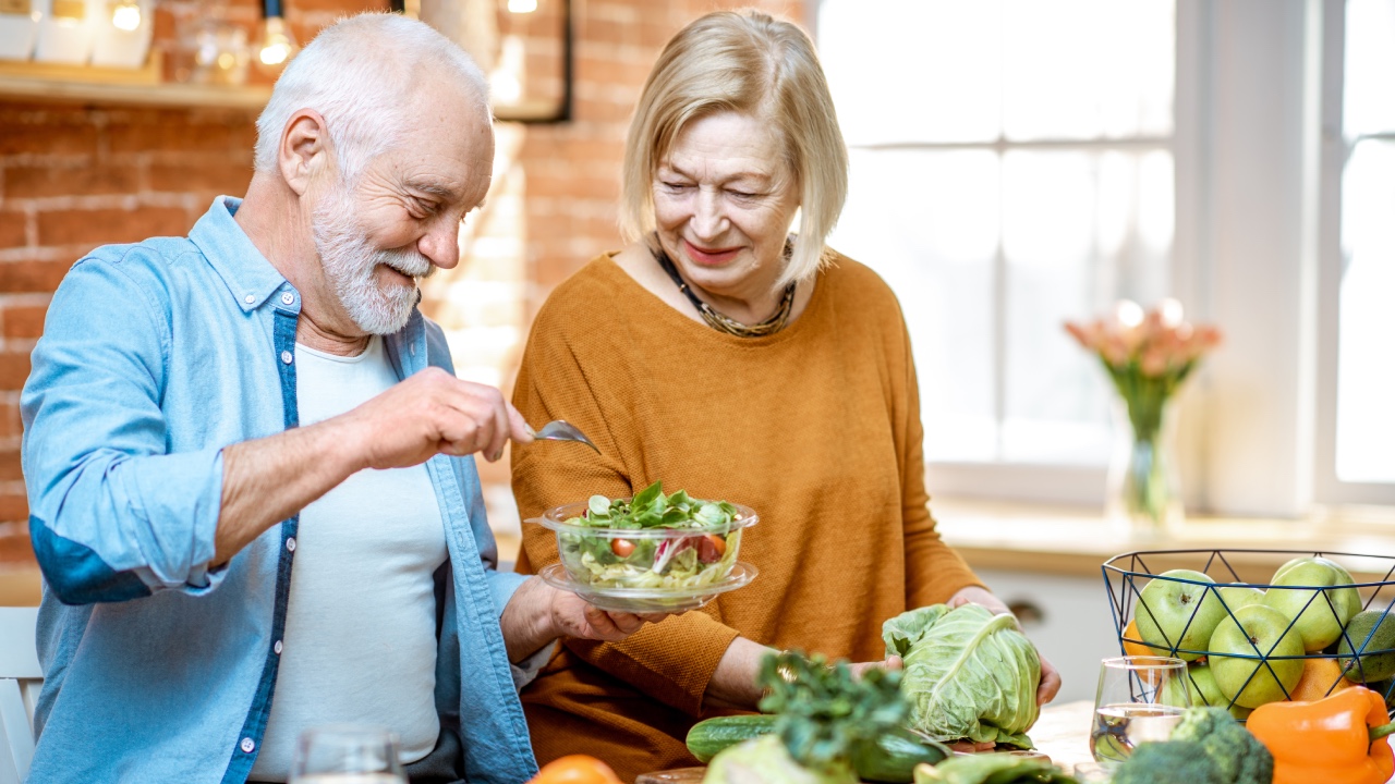 Want to reduce your dementia risk? Eat these 4 foods, says new study