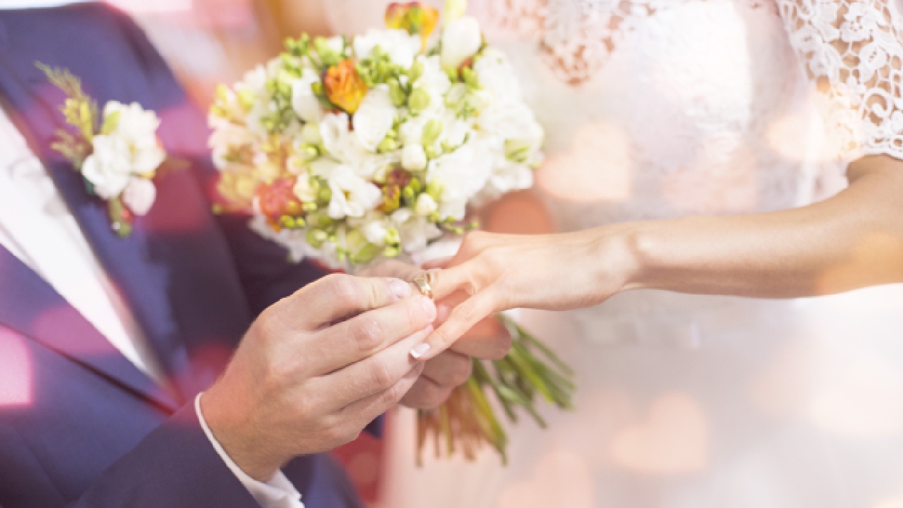 6 strange wedding traditions around the world