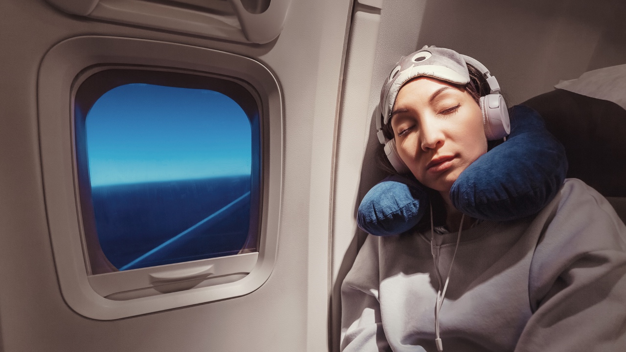 The one in-flight activity to avoid to conquer jet lag