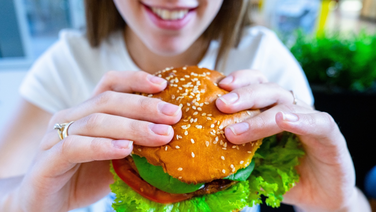 4 ways to cut down on meat when dining out – and still make healthy choices