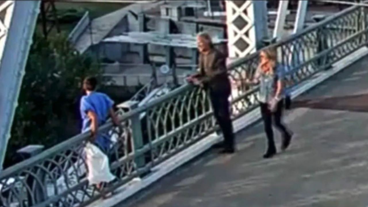 Jon Bon Jovi praised for talking woman off bridge