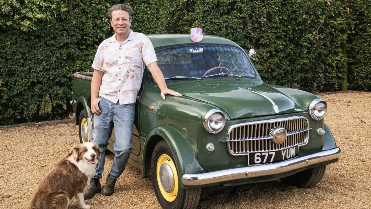 Jamie Oliver sells vintage Fiat with unique plate number