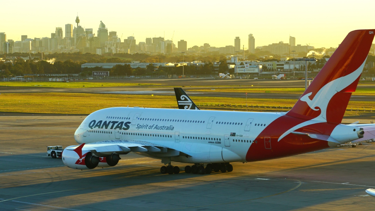 Flying to a footy final? Watch your wallet. Here’s why airfares soar