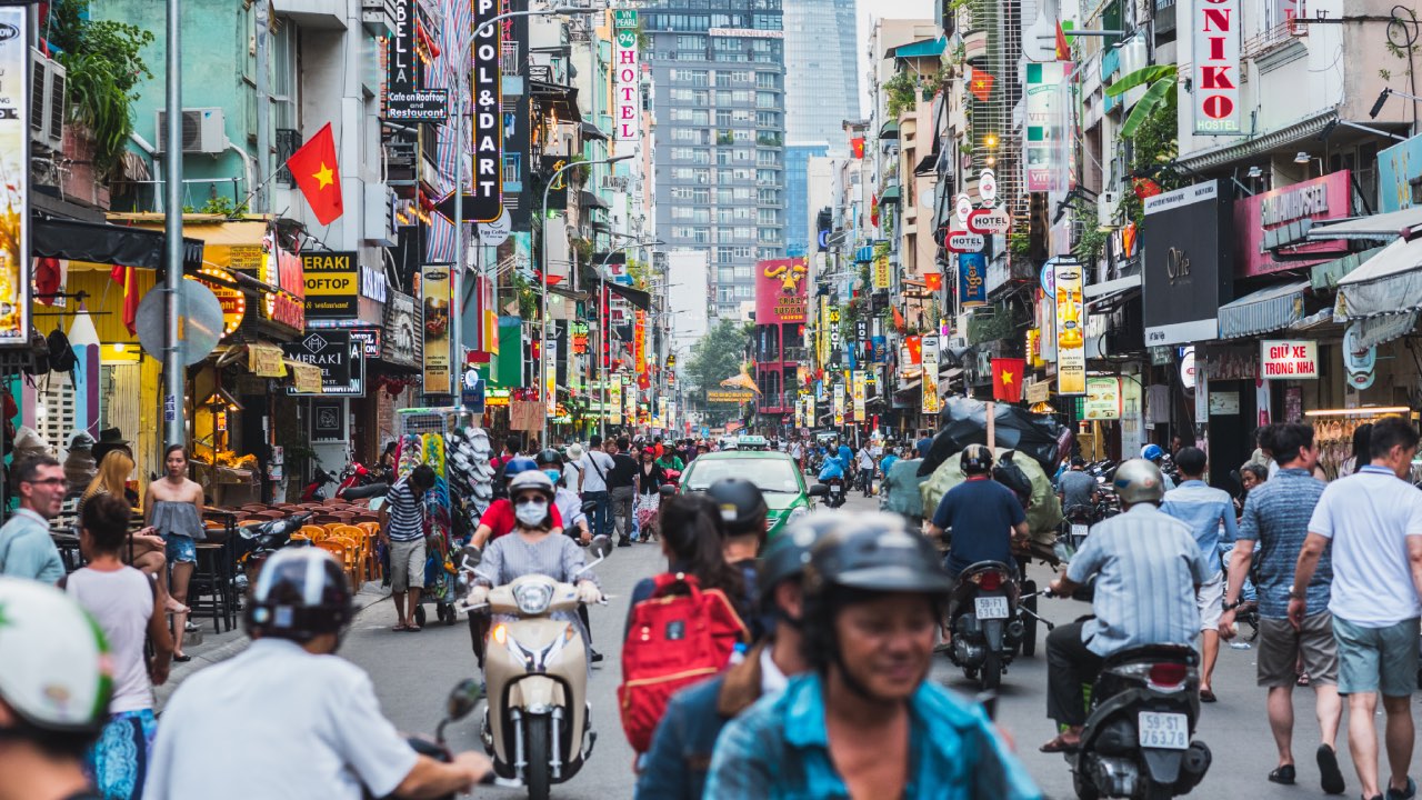 Tourists reveal the worst cities for pedestrians