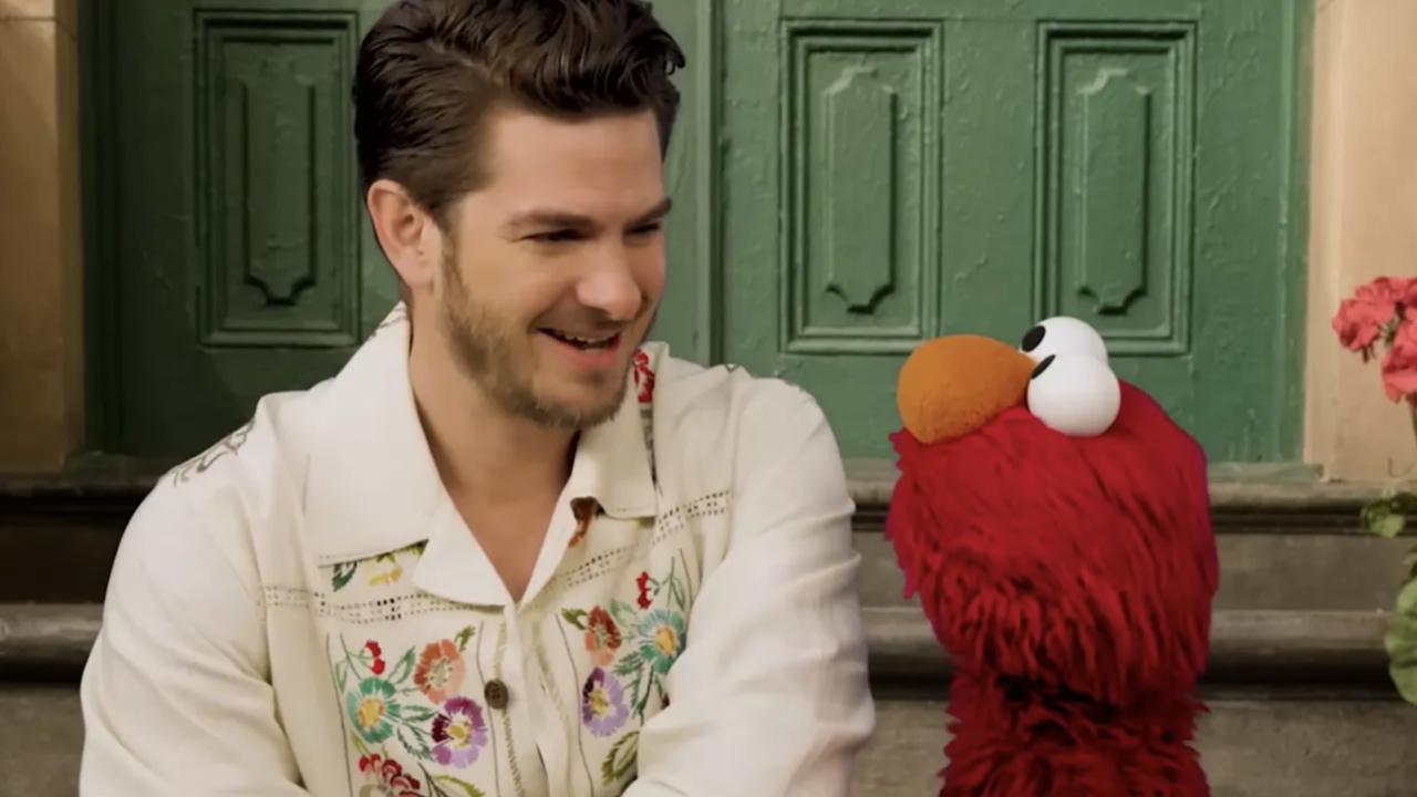 Elmo's chat about grief with famous actor goes viral