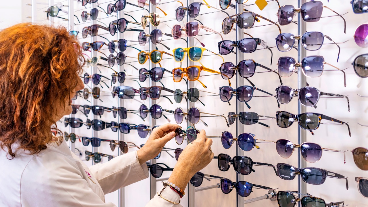 How to buy a good pair of sunglasses