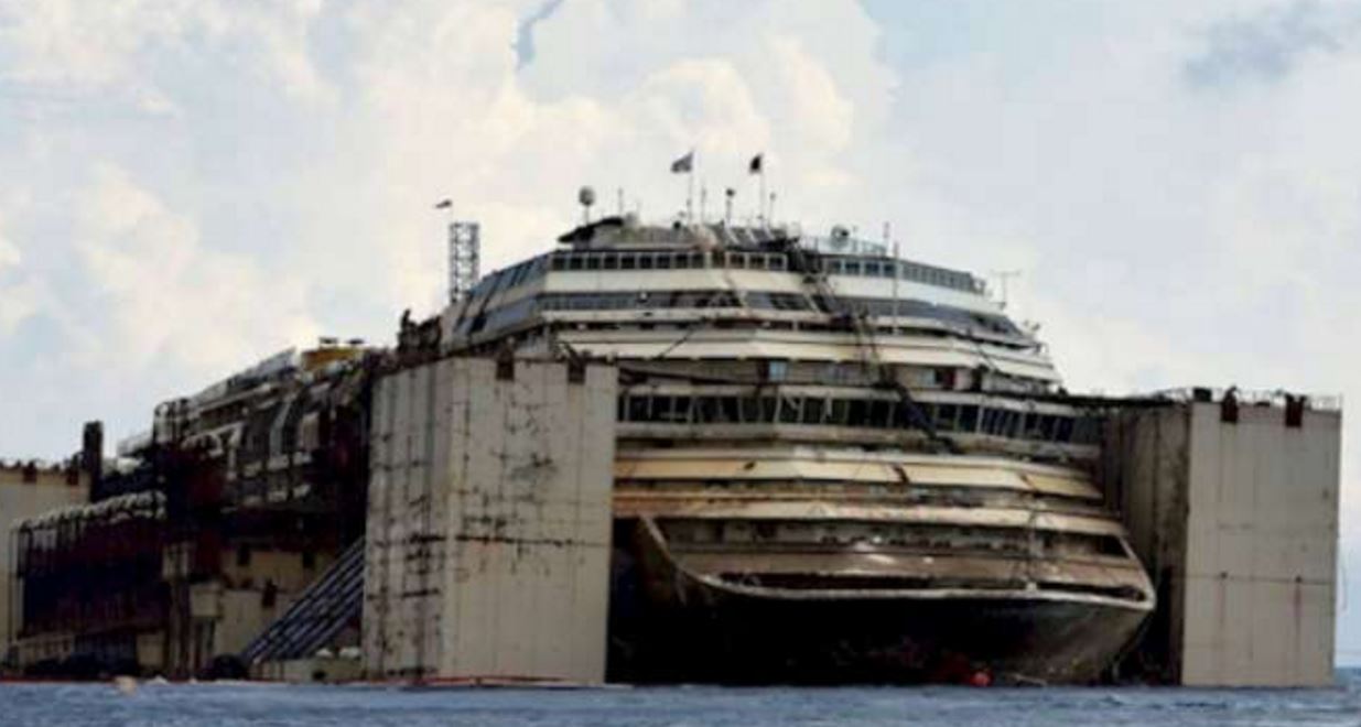10 Haunting Images Inside An Abandoned Cruise Ship Oversixty