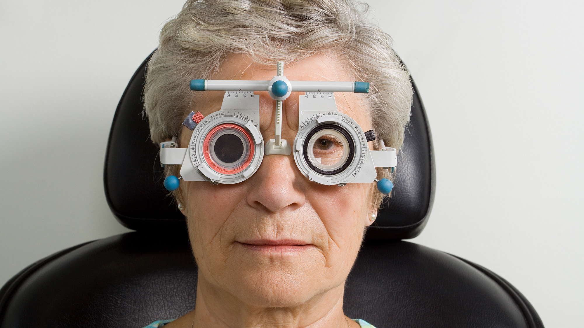 7 signs you should book an eye test now | OverSixty