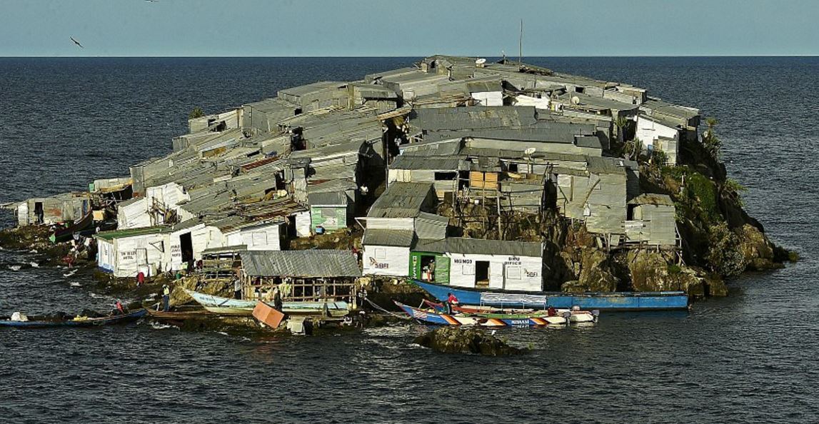 10 Of The Most Congested Islands In The World OverSixty   Migingo Island Lake Victoria 