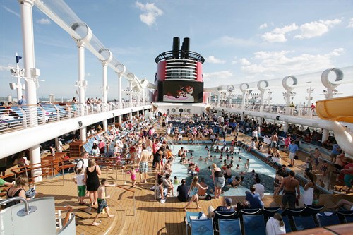 cruise crew