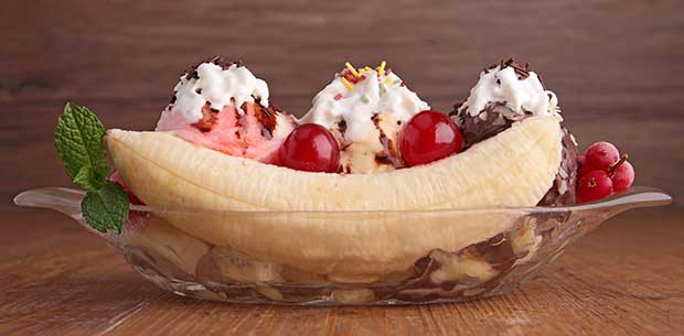 Traditional banana split | OverSixty