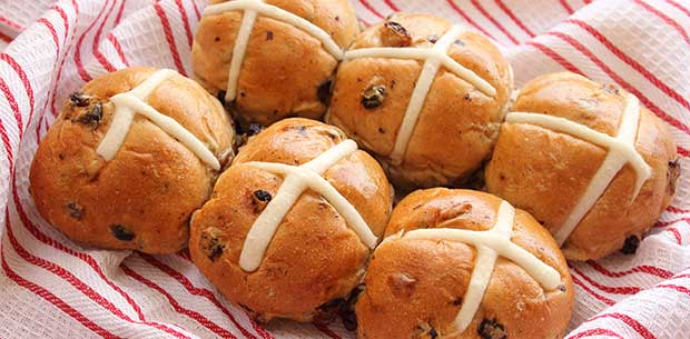 The best and worst hot cross buns in Australia | OverSixty