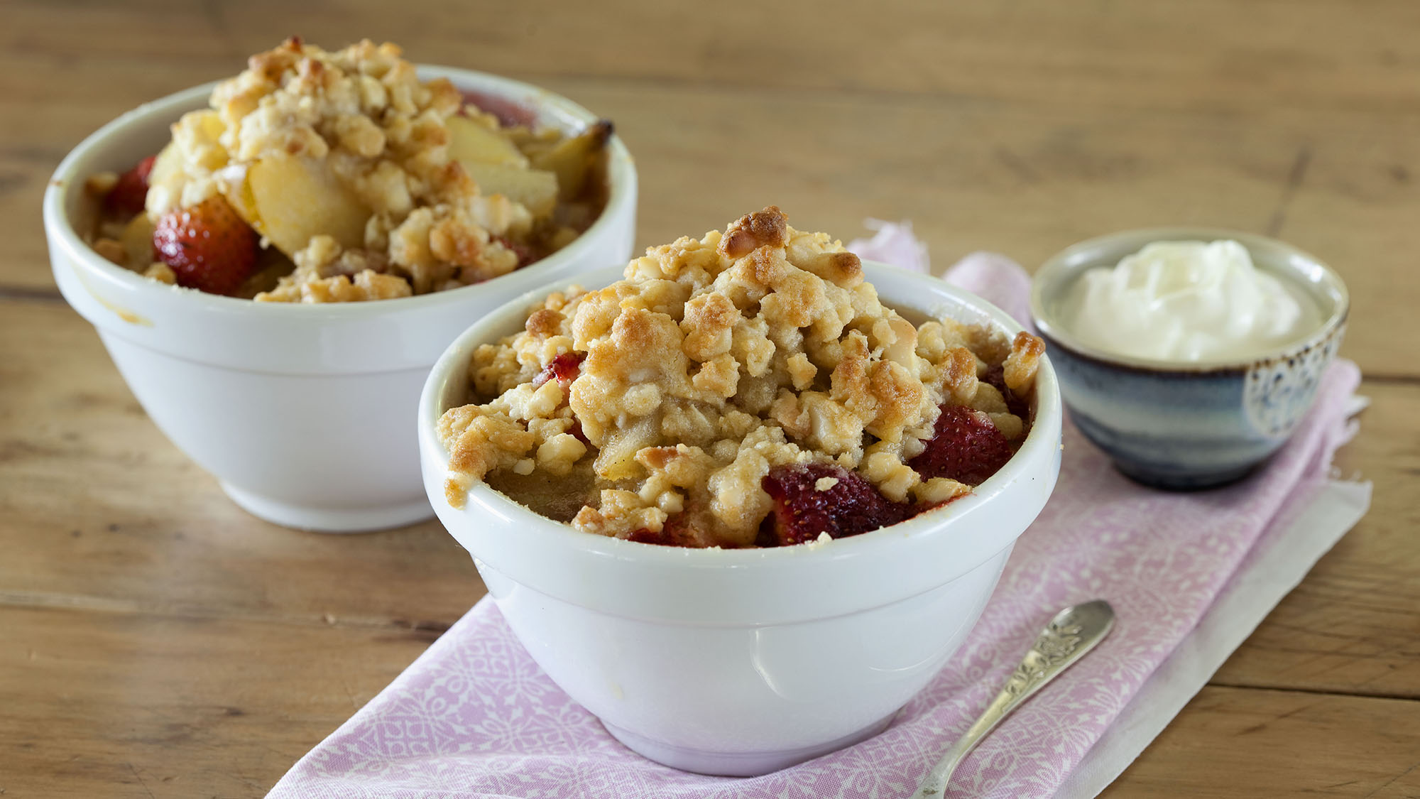 Pear, strawberry and macadamia crumble