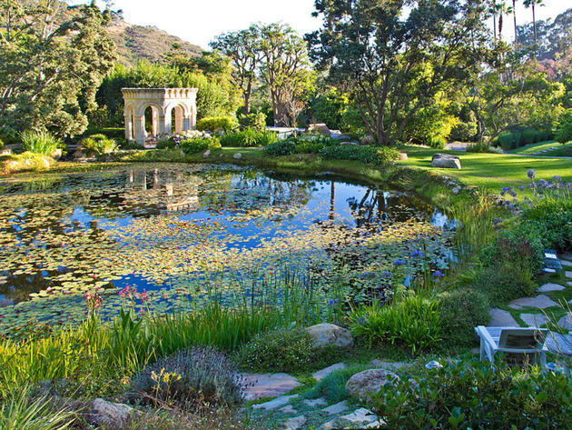Inside 9 amazing celebrity gardens | OverSixty