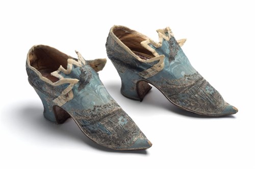 First Heels C . 1590