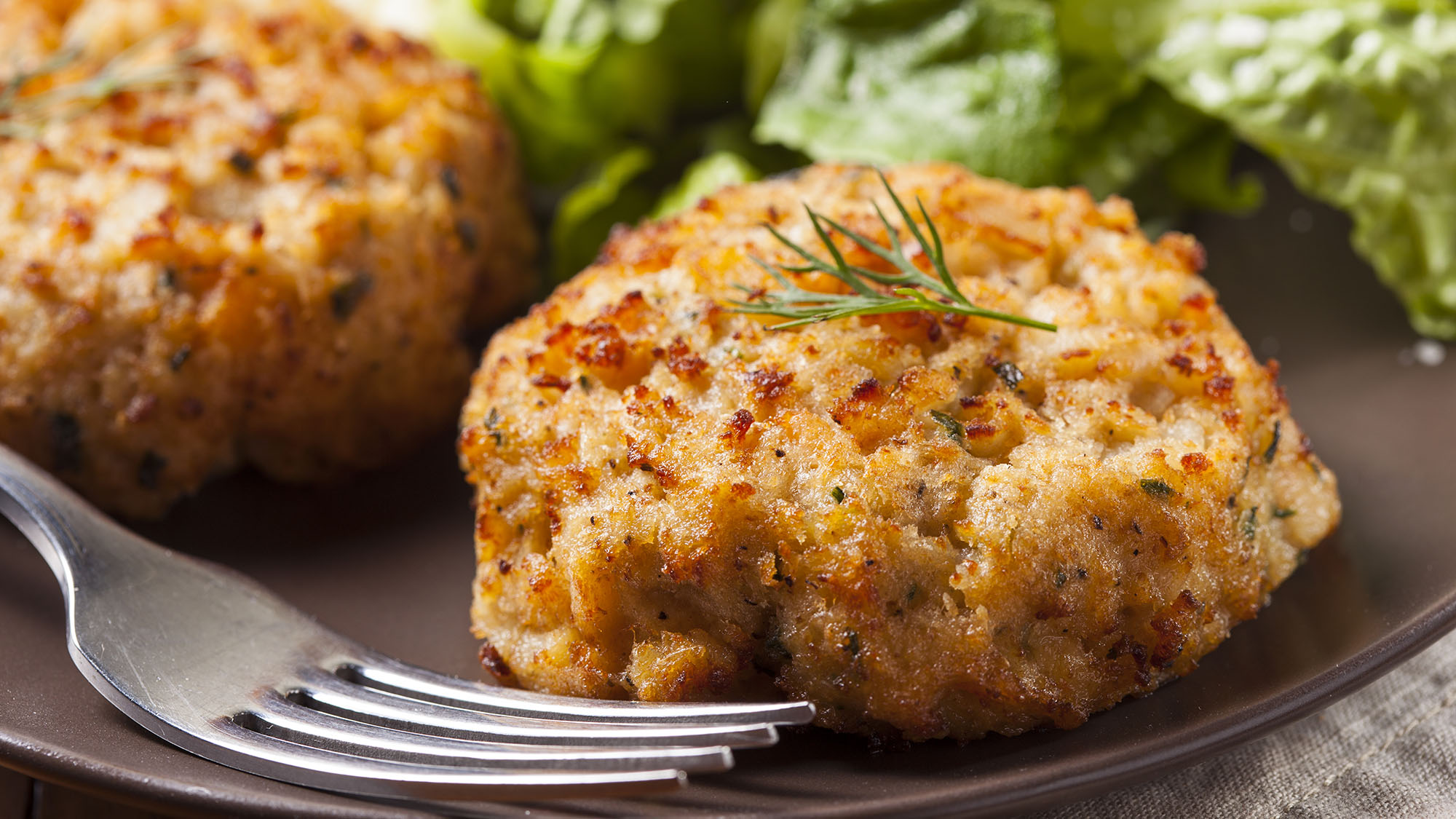 Crab cakes with dill mayonnaise | OverSixty