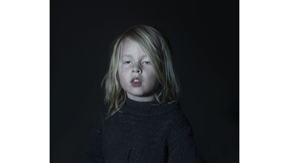 Disturbing photos show what kids look like while watching TV
