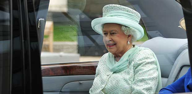 The Queen's $1 jet lag cure 