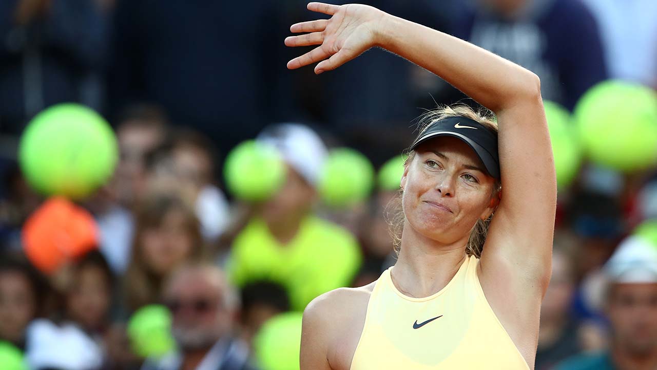 Maria Sharapova wins over fans with incredible act of sportsmanship