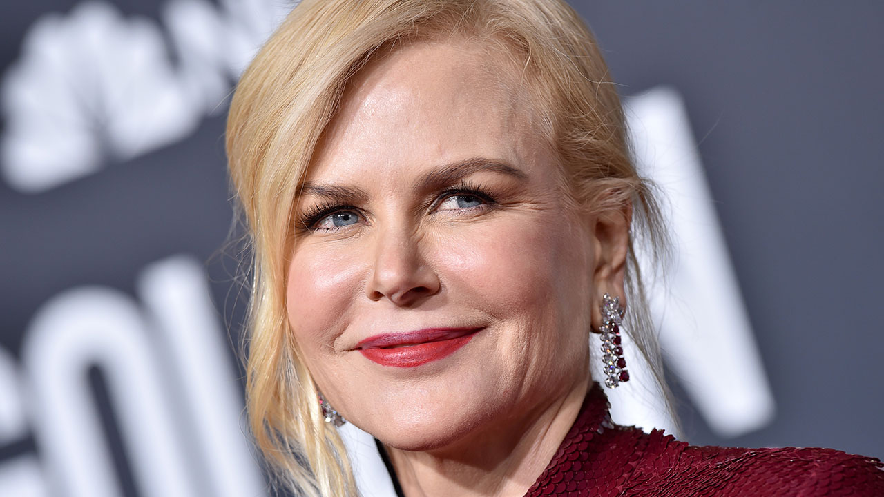 Nicole Kidman's dramatic red carpet look at the Golden Globes