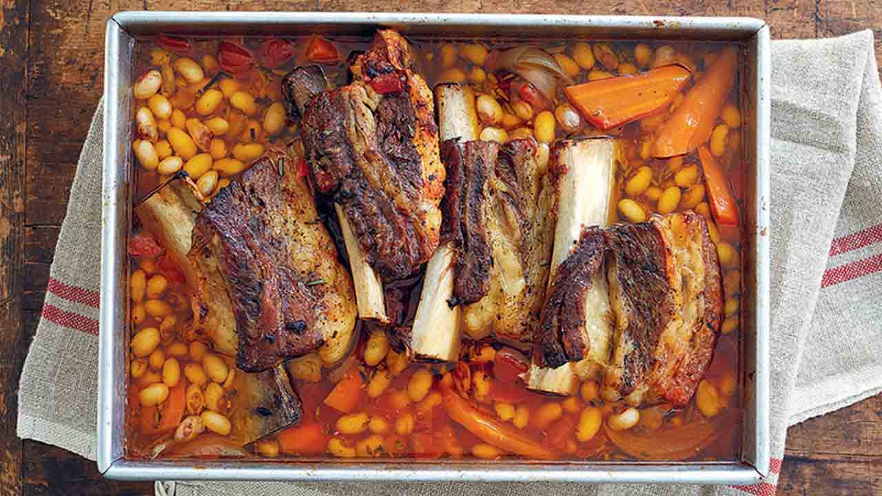 Braised beef short ribs with beans