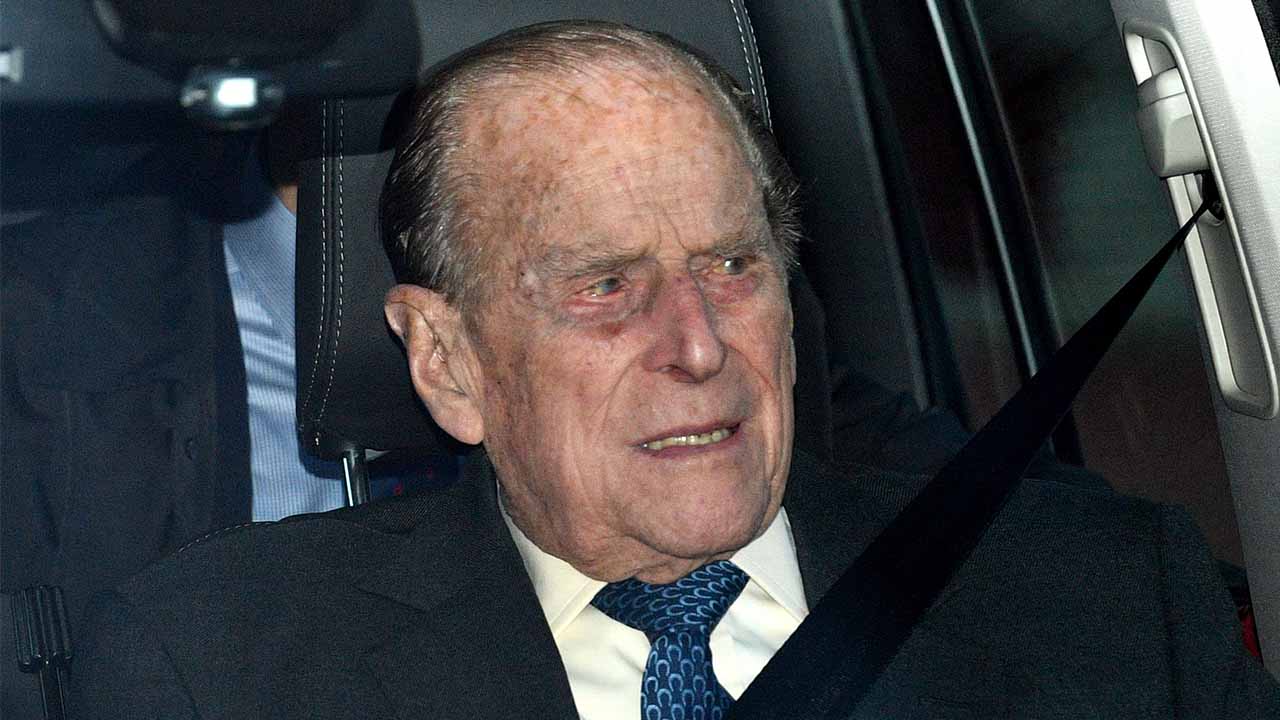 Prince Philip involved in car crash: "Very shocked and shaken" 