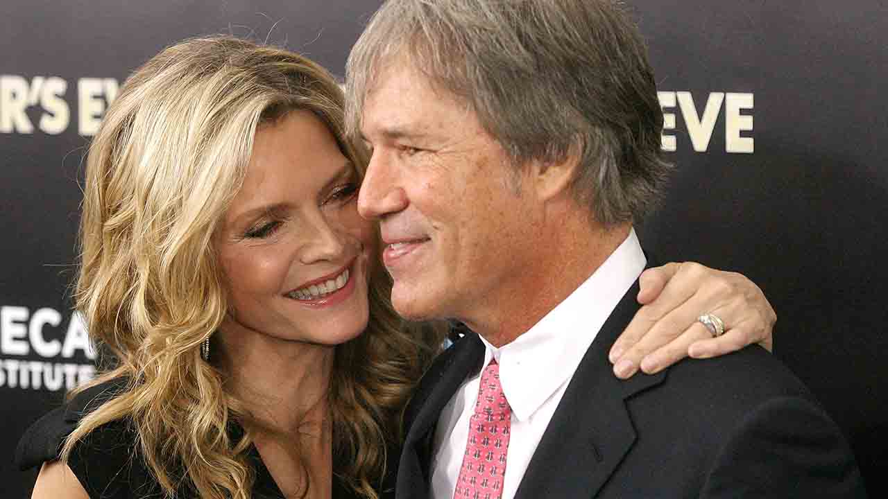 Michelle Pfeiffer celebrates 25th wedding anniversary with sweet tribute 