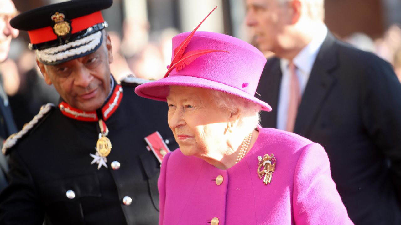 The Queen's staff go on strike: Outraged over "inferior" pension payments