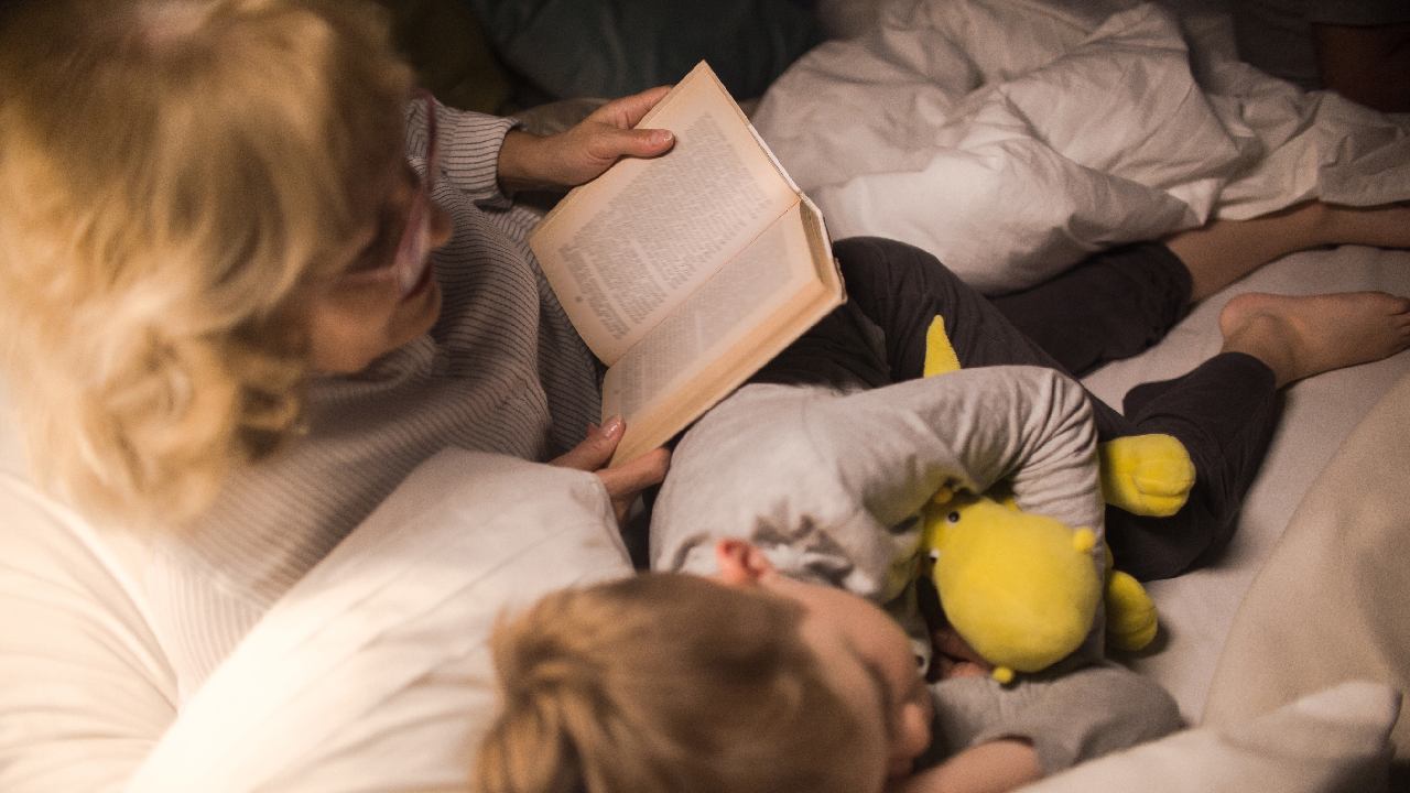 8 bedtime stories to read to children of all ages