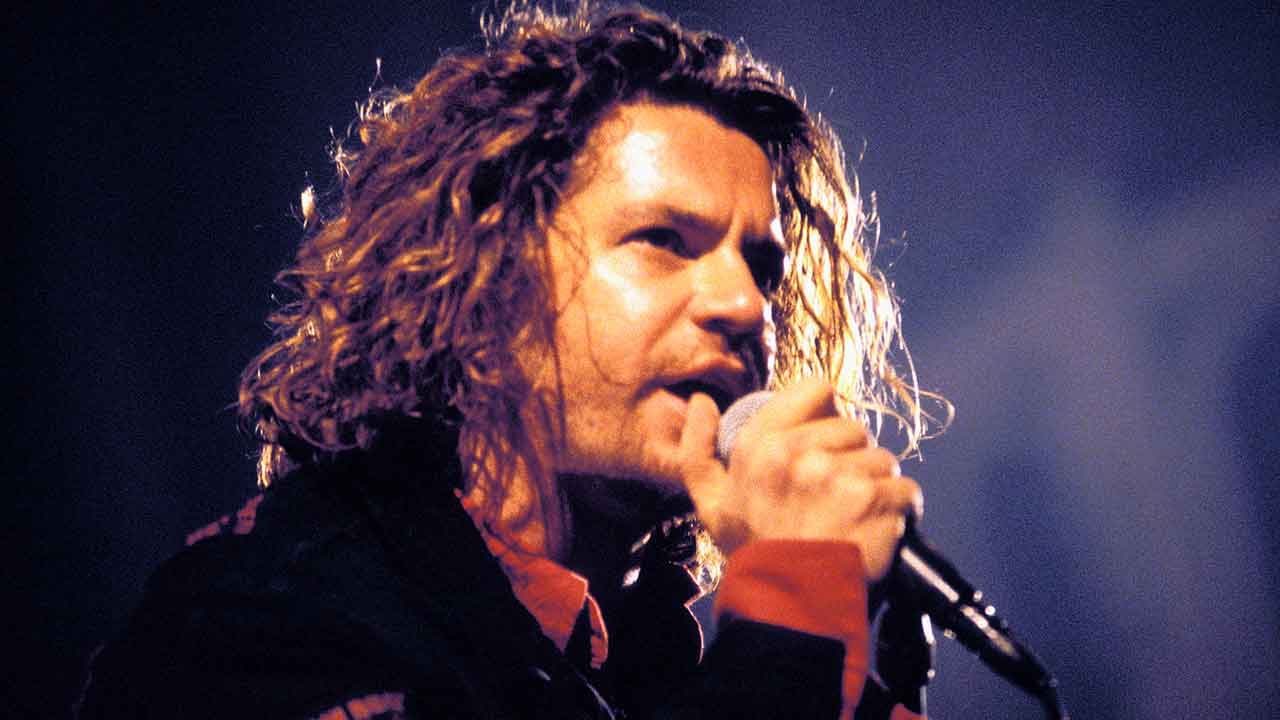 Rock 'n' roll history: Michael Hutchence’s $2 million Sydney home is up for sale