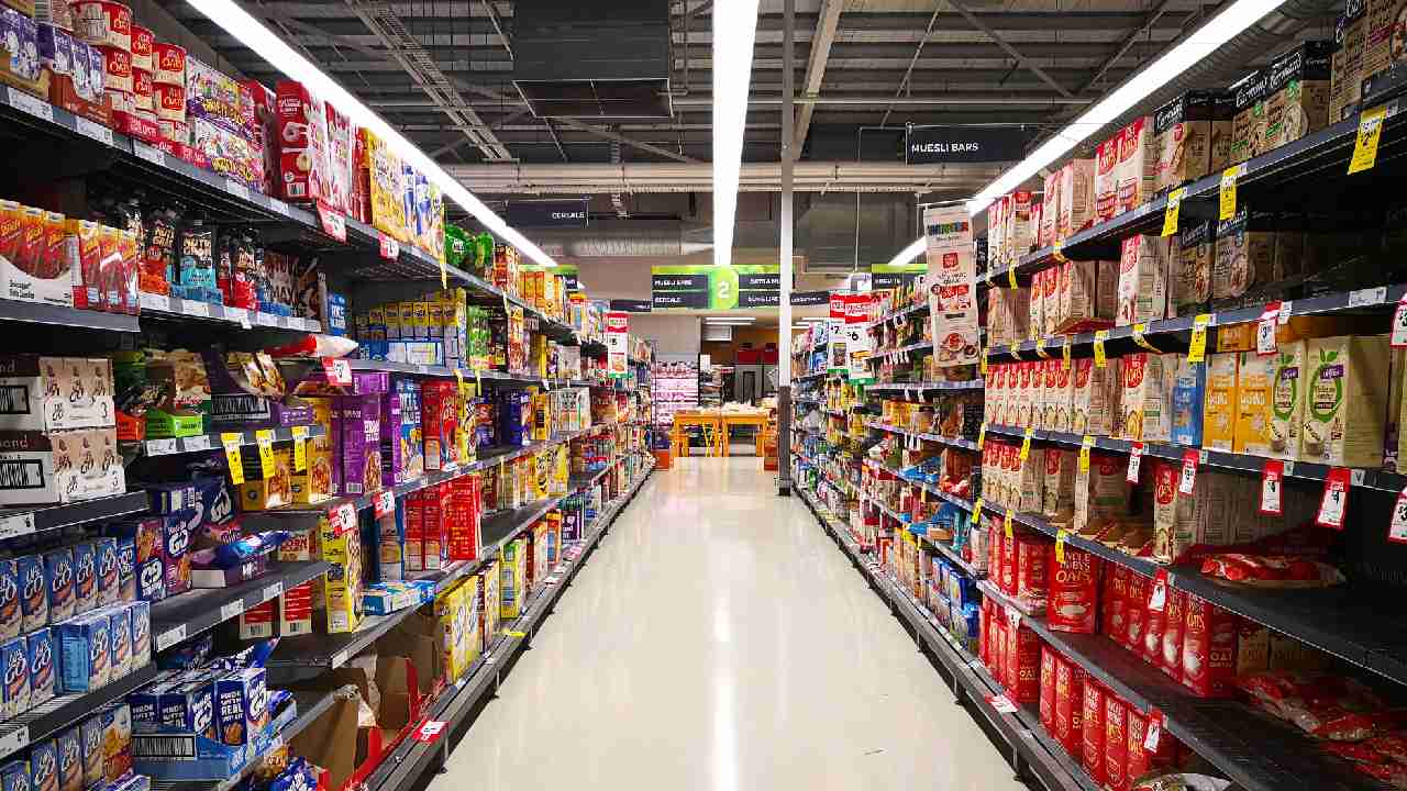19 savvy tricks to spend less on groceries | OverSixty