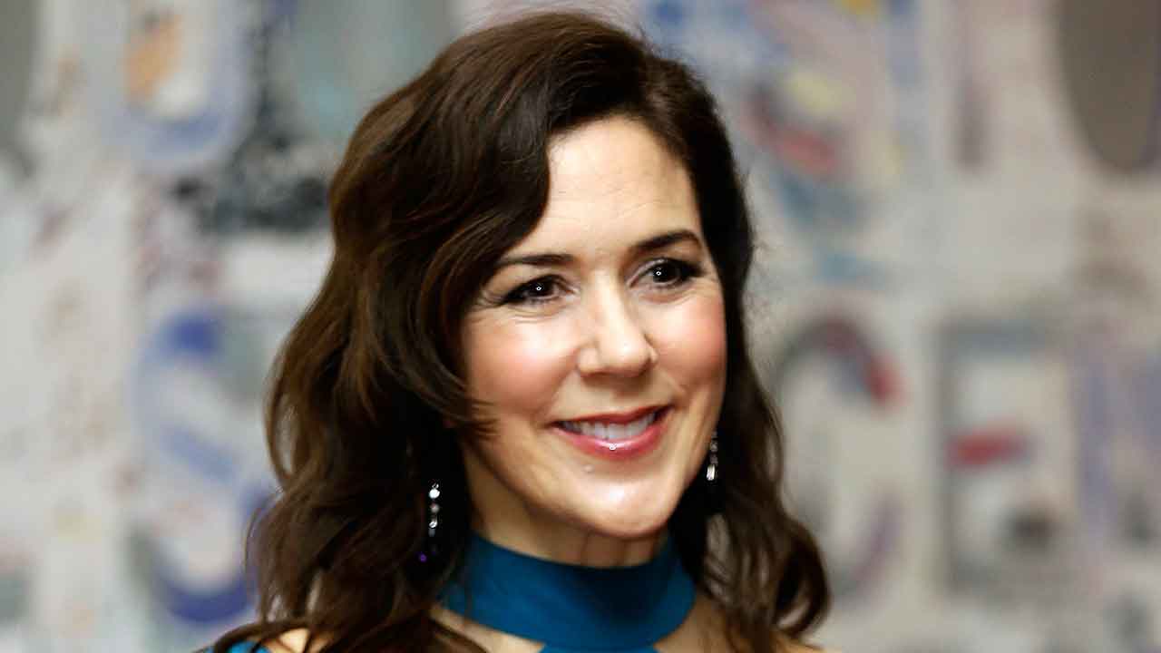Princess Mary steps out in style for royal appearance