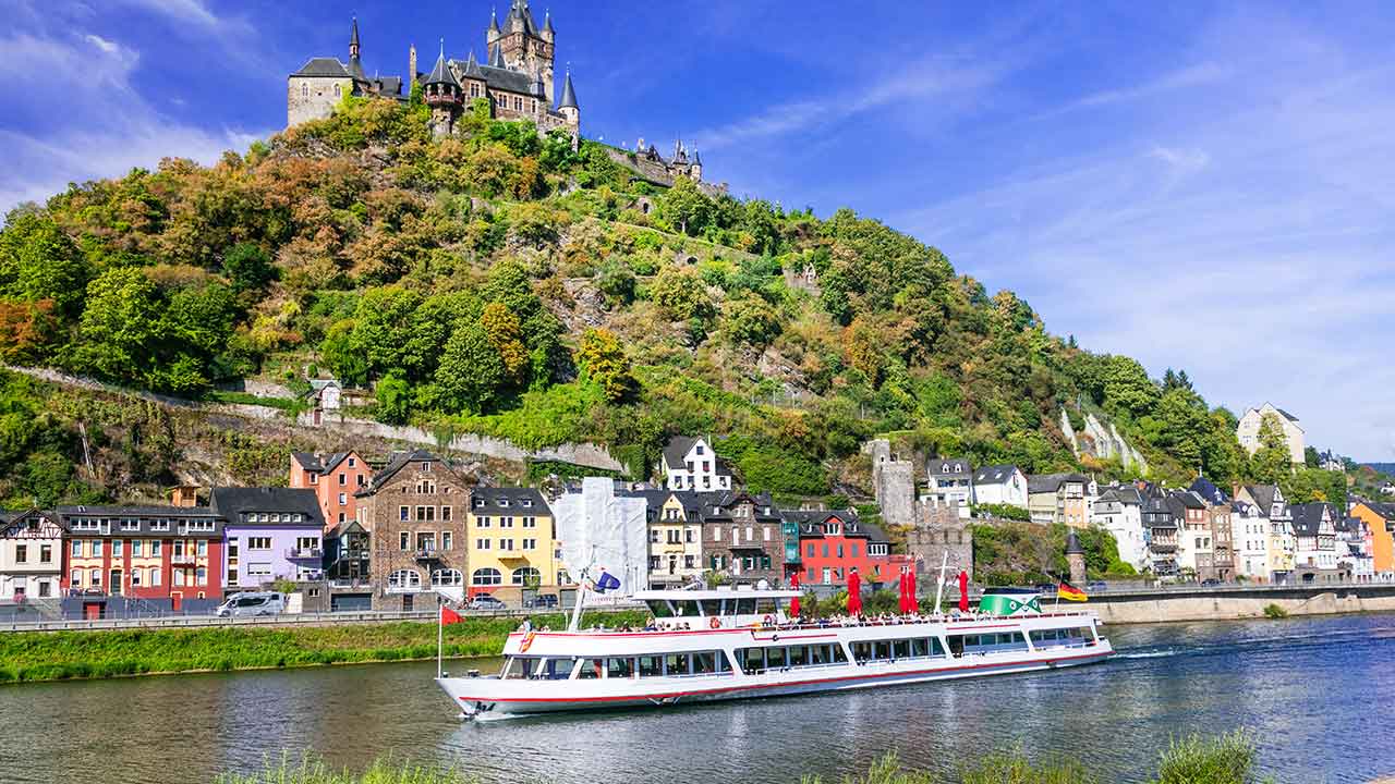 4 key differences between ocean and river cruises