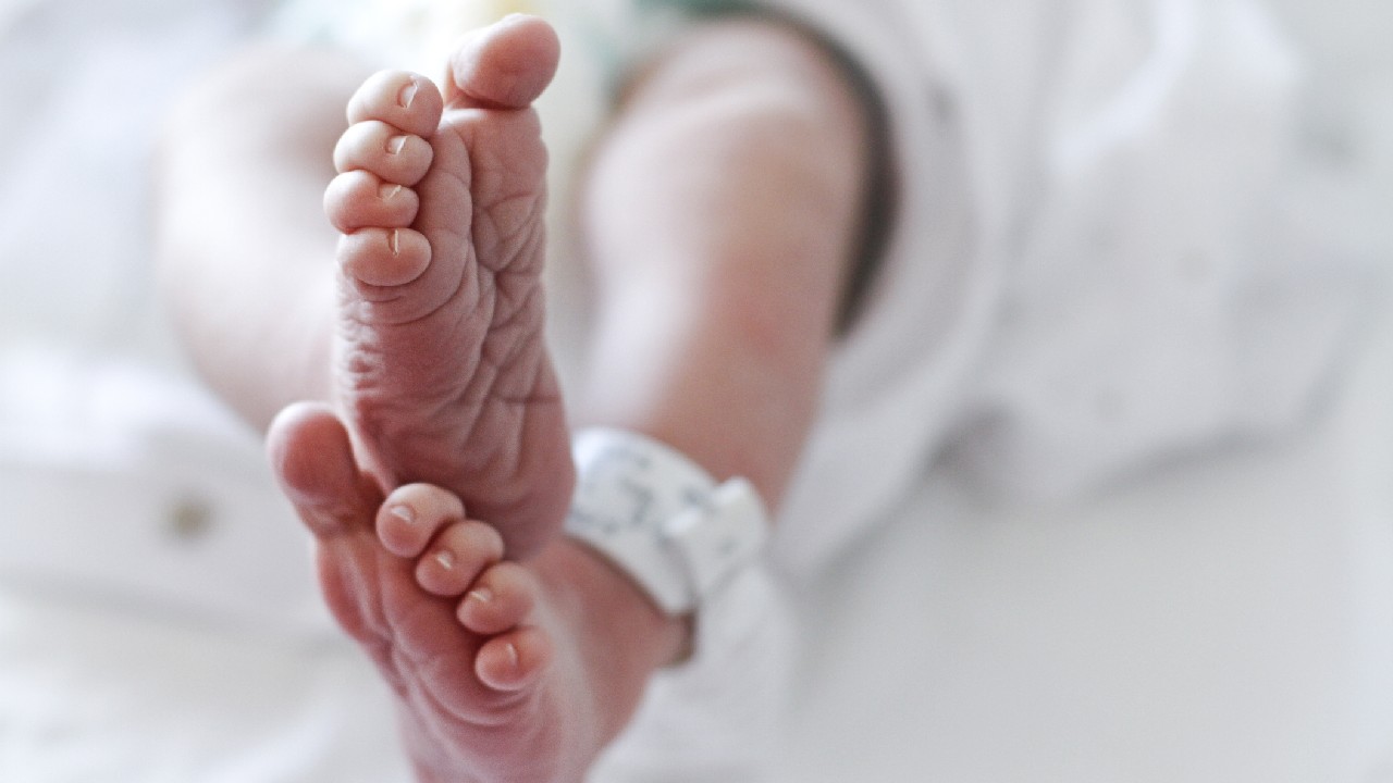 61-year-old grandmother gives birth to granddaughter