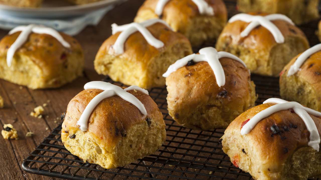 Supermarket issues hot cross buns recall