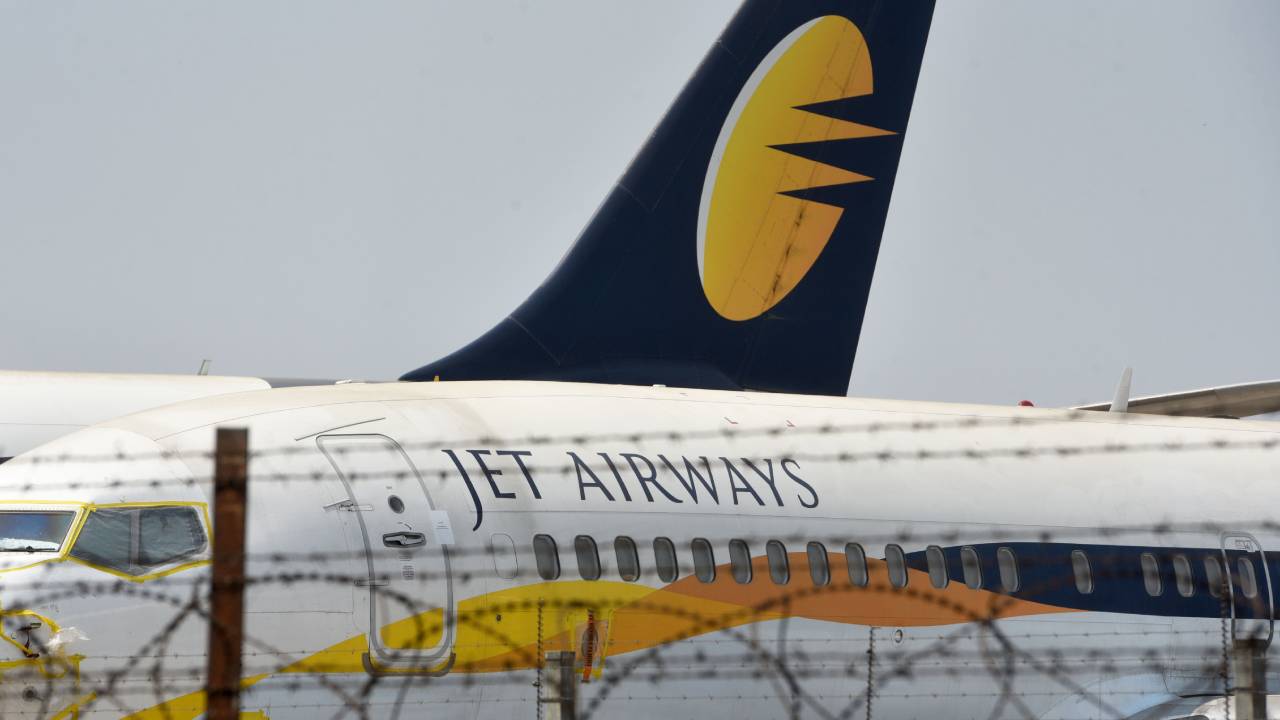 One of the world's biggest airlines collapses