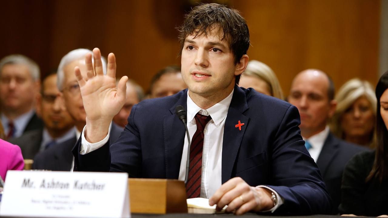 Ashton Kutcher set to testify in serial killer trial