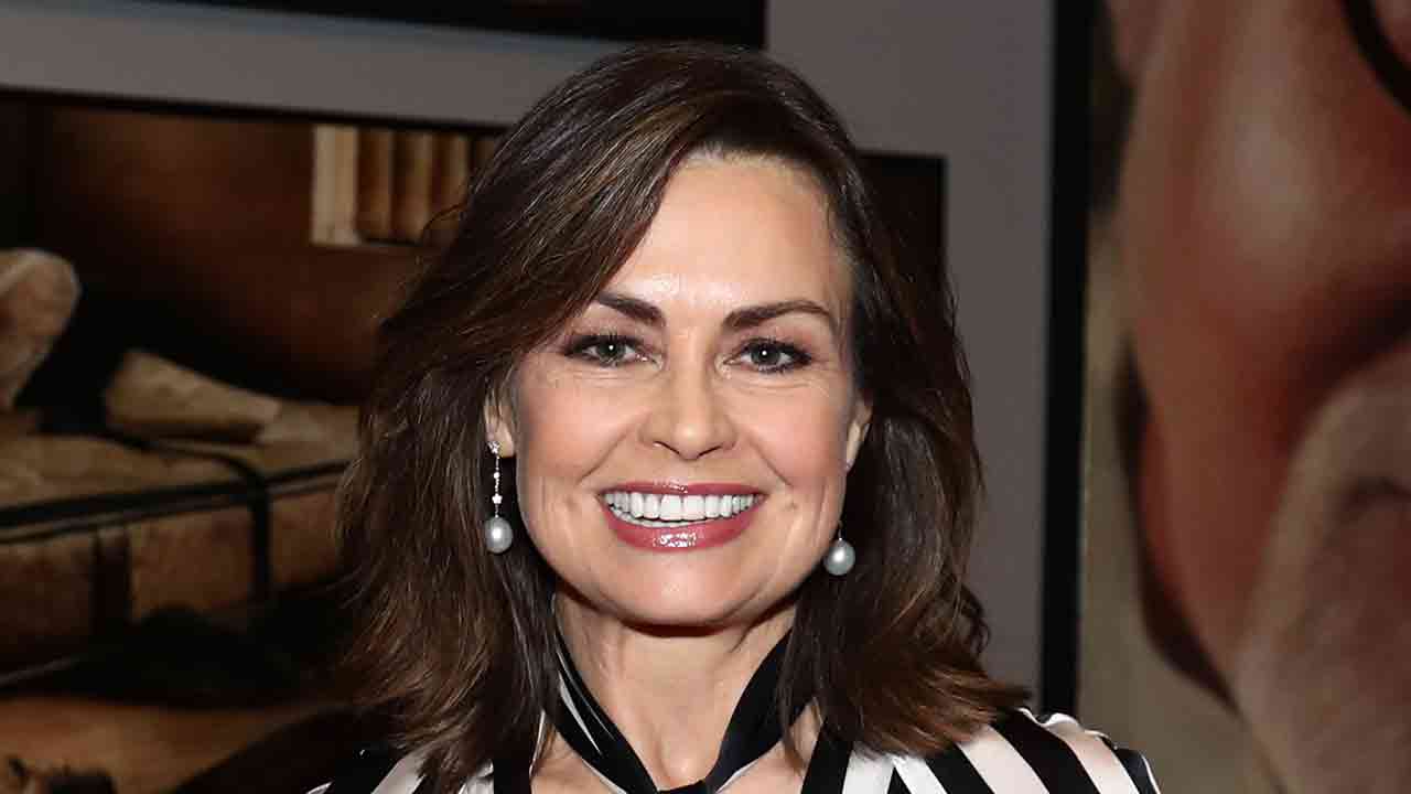 Lisa Wilkinson steals the show in eye-catching frock 