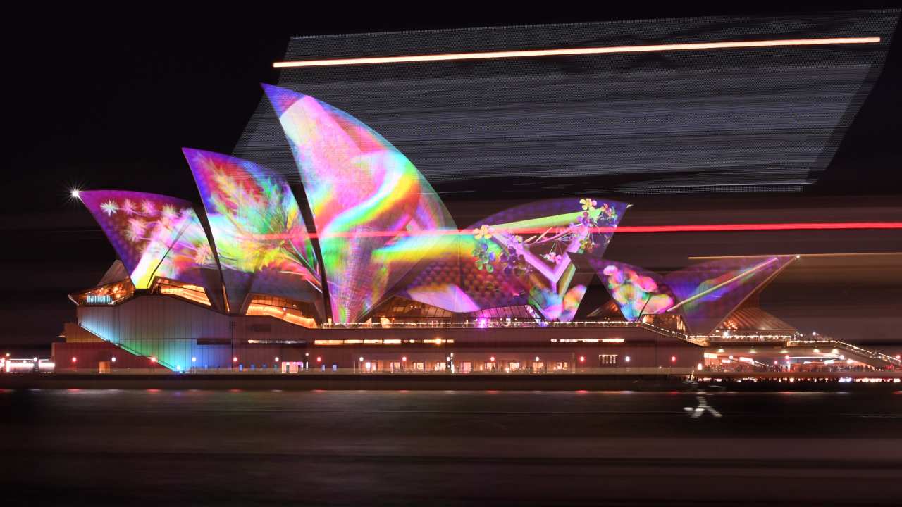 Top 3 restaurants with the most spectacular views of Vivid 2019
