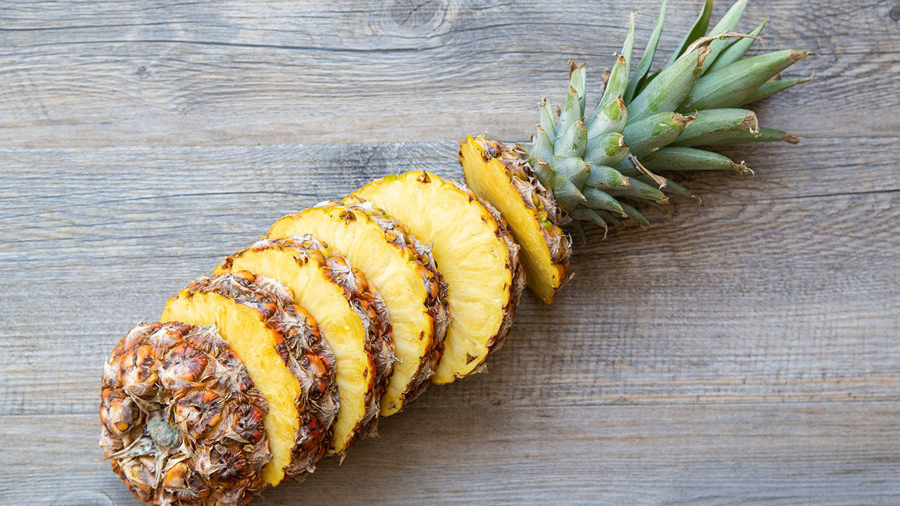 This viral hack on how to eat pineapple is shocking the internet