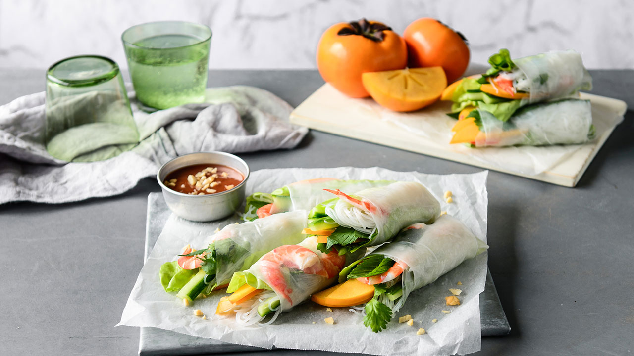 Zesty persimmon prawn rice paper roll