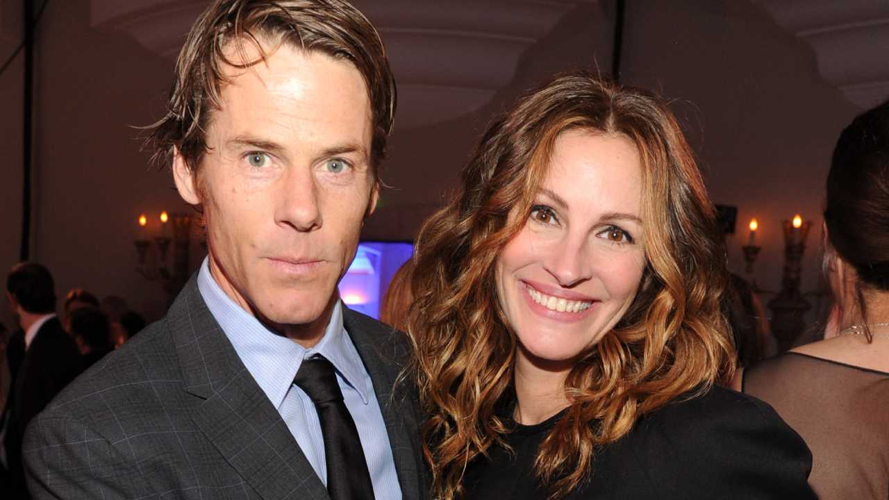 All grown up! Julia Roberts’ husband shares rare family photo of their kids 