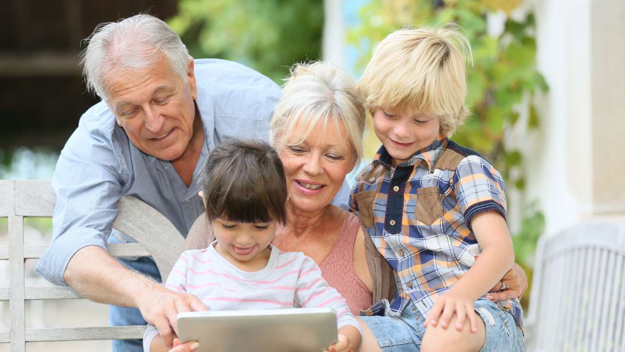 Grandparents vs Parents: Who will win in the battle against screens?