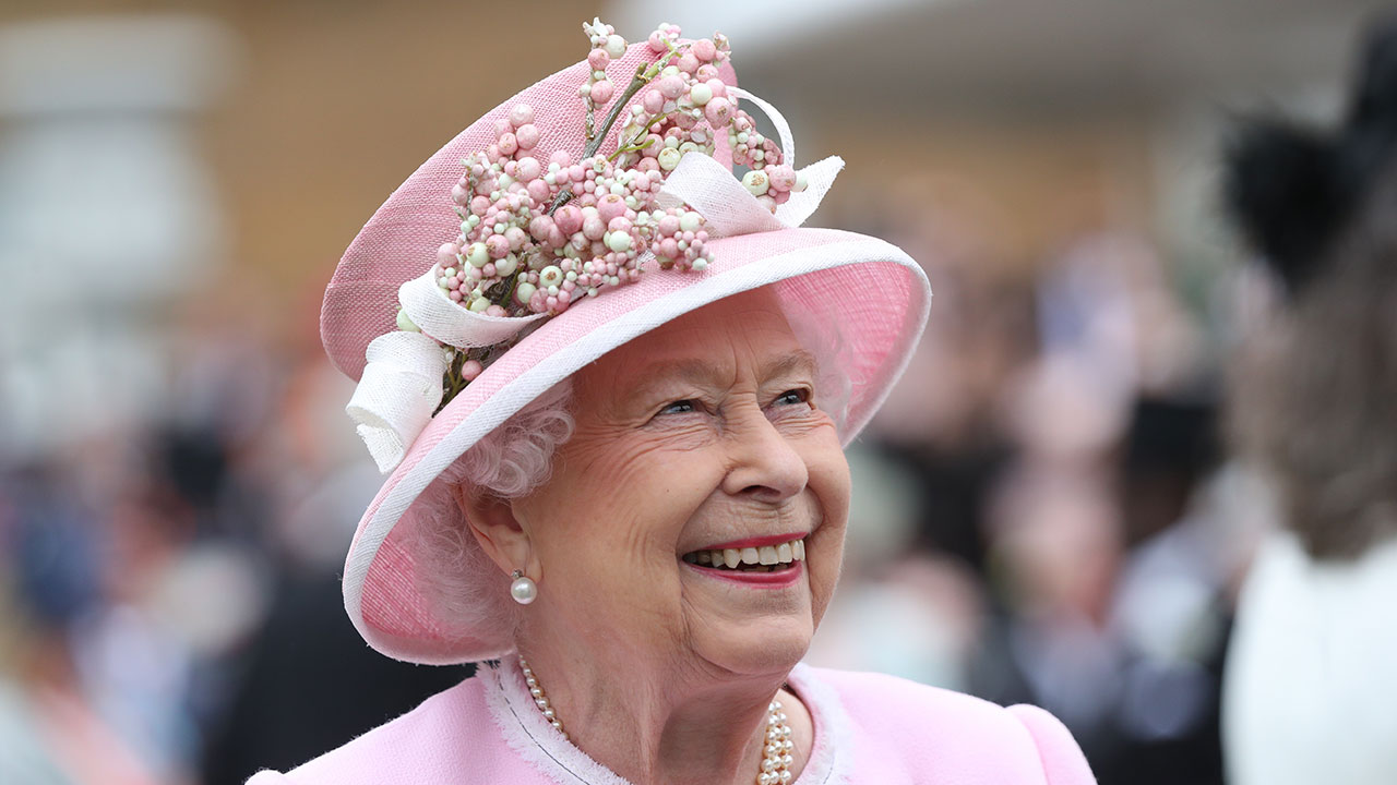 Royal style: The Queen pretty in pink at Buckingham Palace garden party